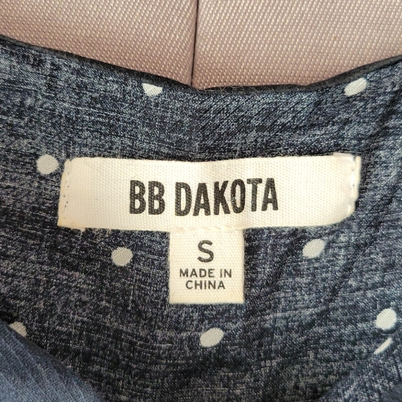 BB DAKOTA by Steve Madden Alexus Polka Dot Top in Navy Blue - Picture 5 of 6